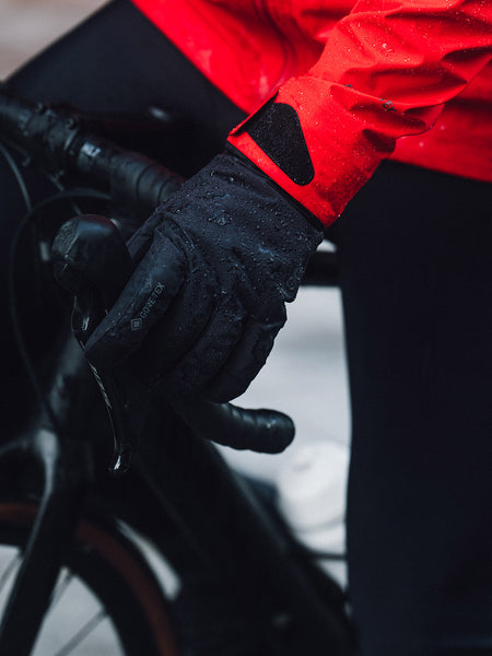 GORE GORE-TEX Insulated Bike Gloves in color || Black