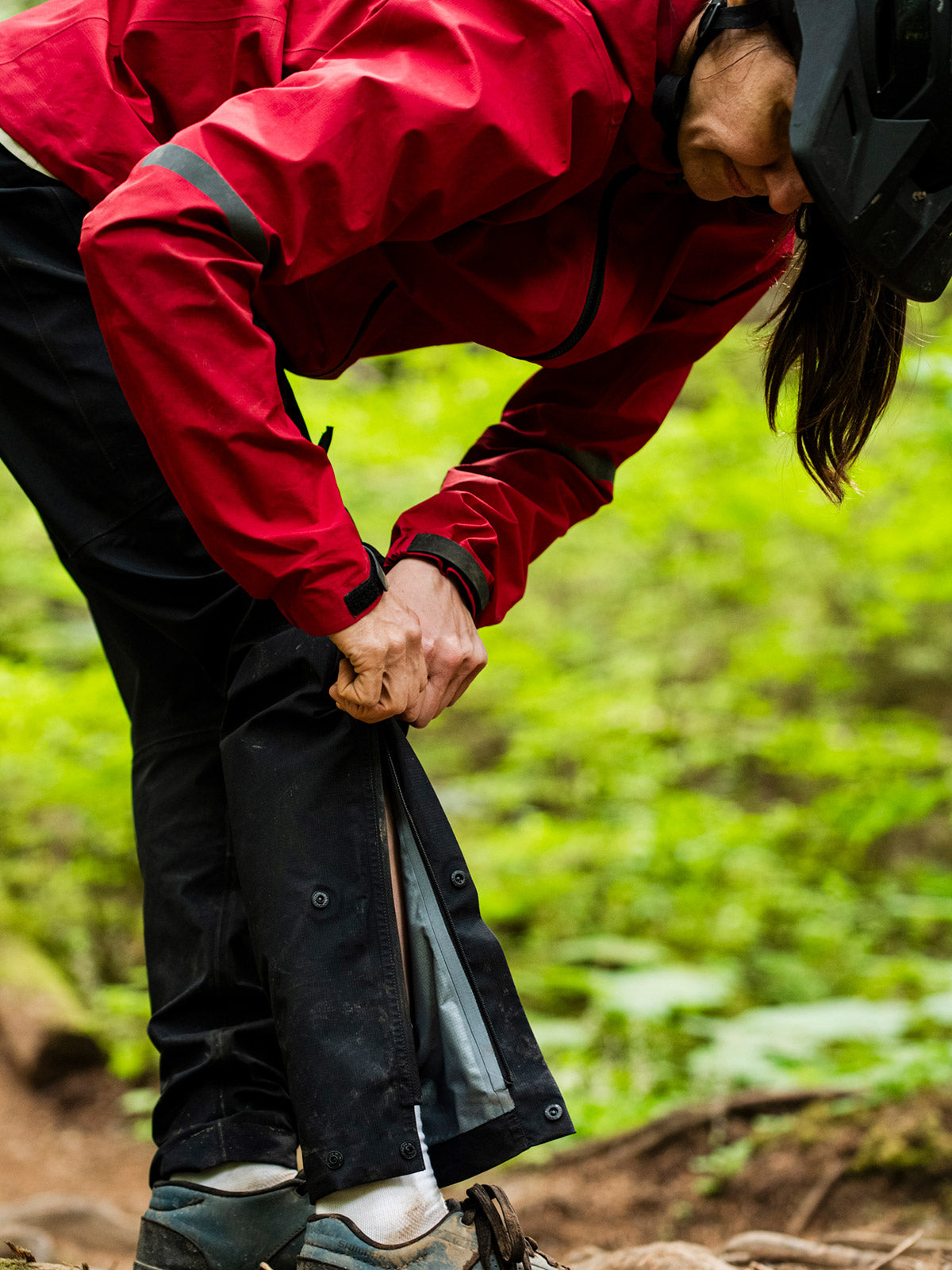 GORE Lupra GORE-TEX Bike Pant in color || Black