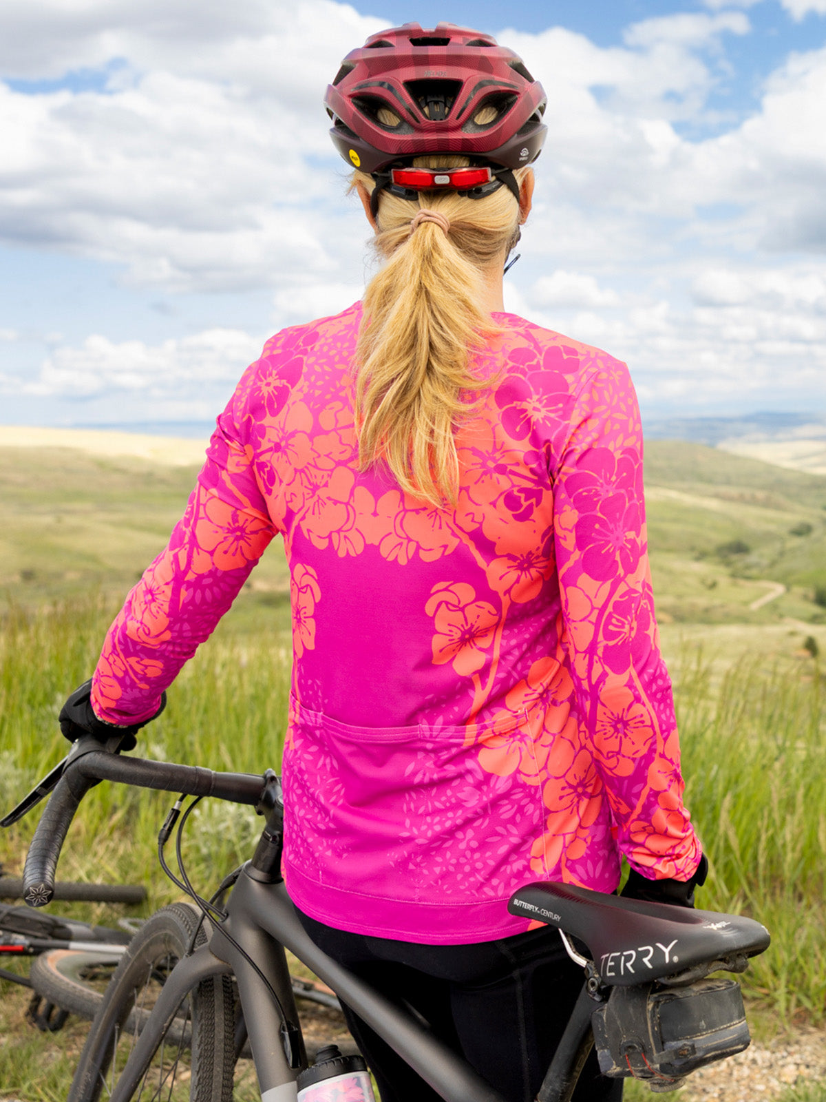 Terry Soleil Flow Long Sleeve Bike Top in color || Lokelani Rose
