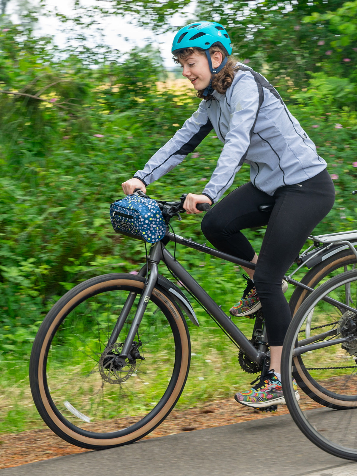 Po Campo Domino Bicycle Handlebar Bag in color || Bubbly