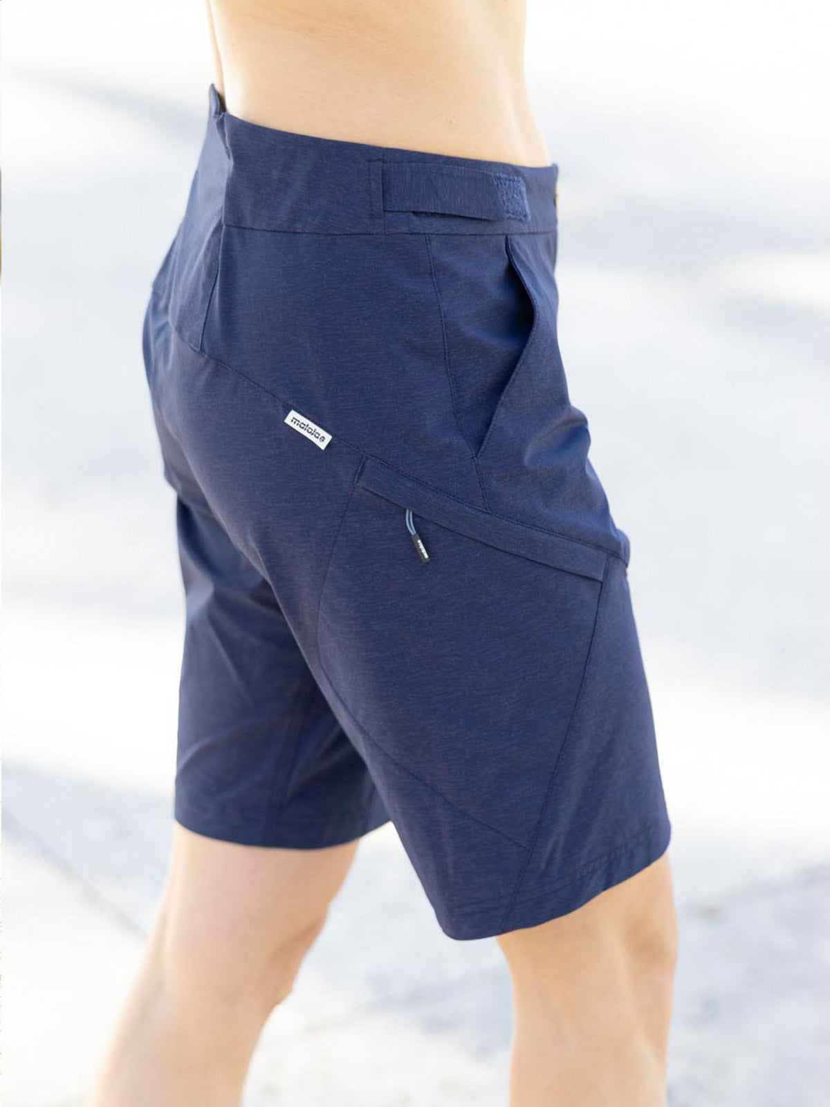 Maloja Fingerkraut Baggy Short in color || Night Sky