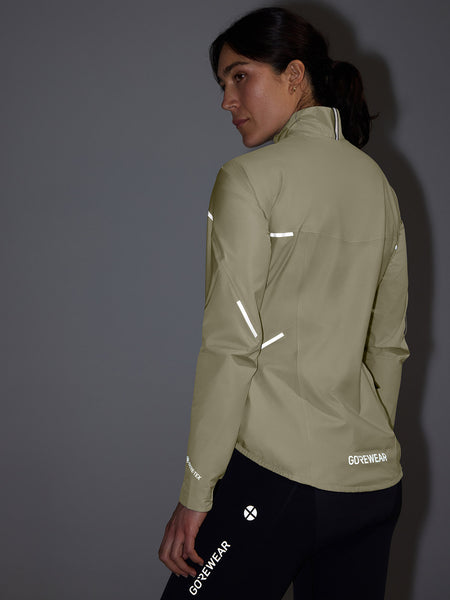 GORE Spinshift GORE-TEX Bike Jacket in color || Tech Beige