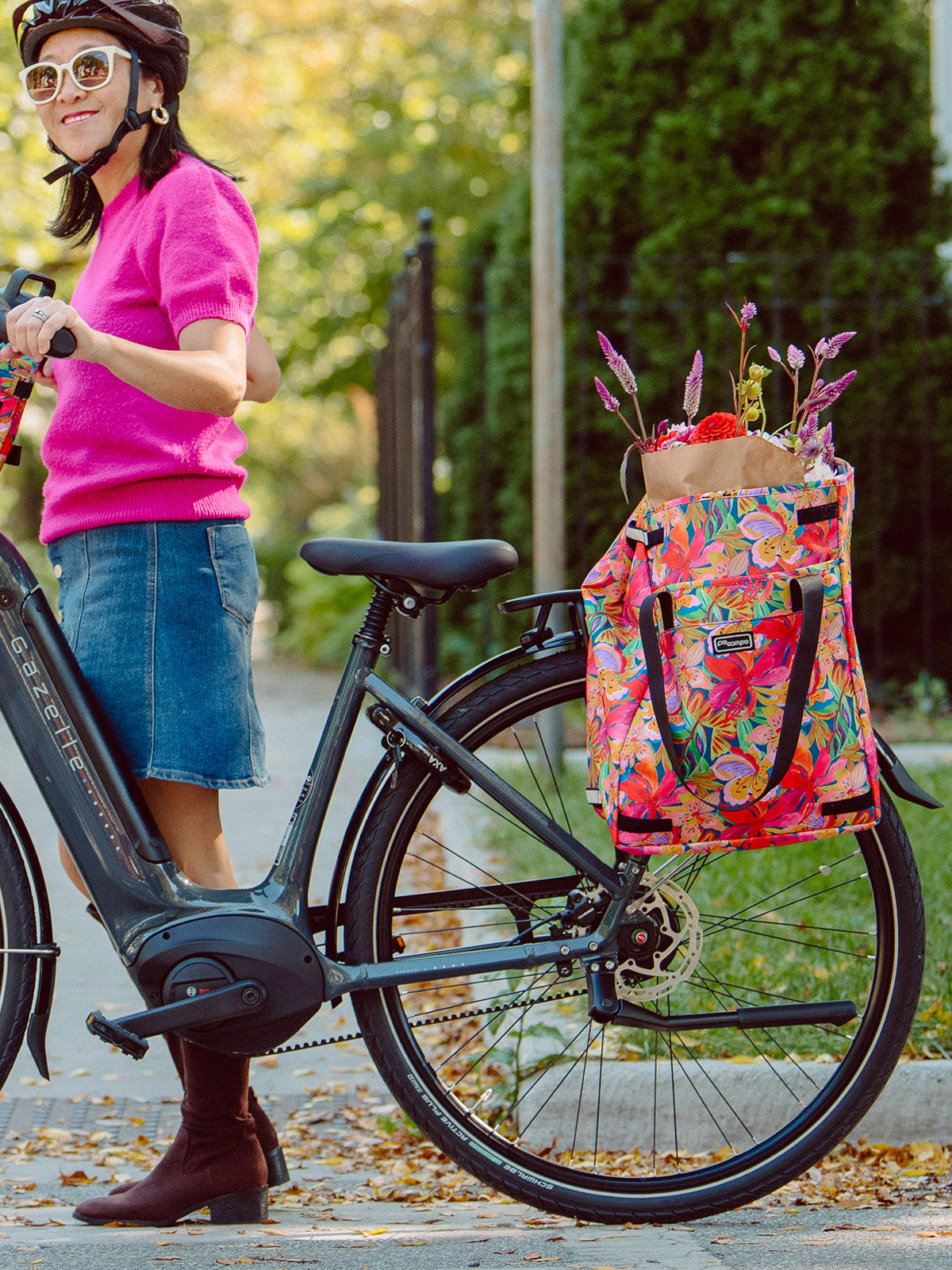 Po Campo Orchard Grocery Bike Pannier in color || Tropical Nights