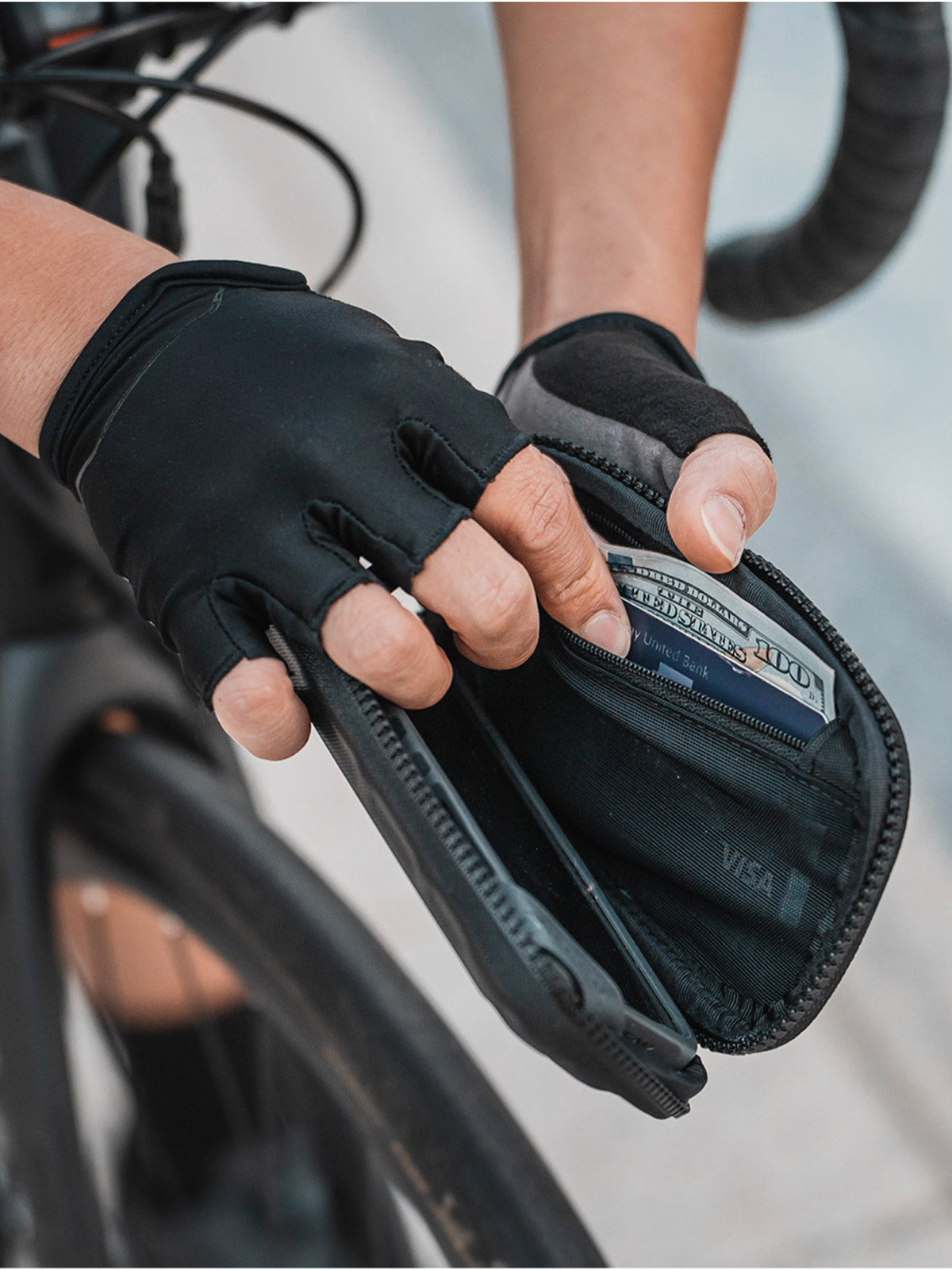 Topeak Pakgo Cycling Wallet in color || Black